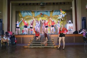 Auftritt der Funkengarde in der Manege